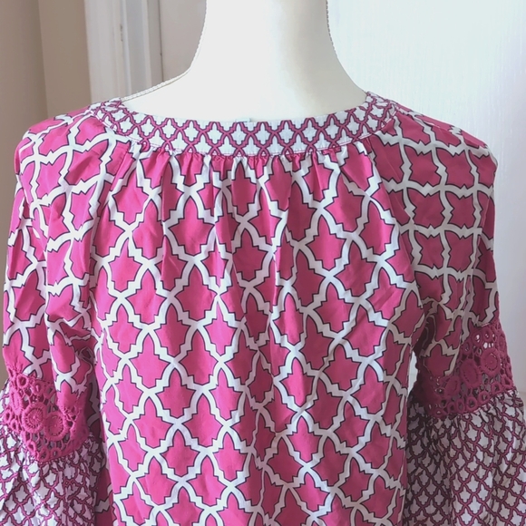 Crown & Ivy Lattice Print Bell Sleeve Peasant Top. Crochet. Size Small Petite - Picture 13 of 14